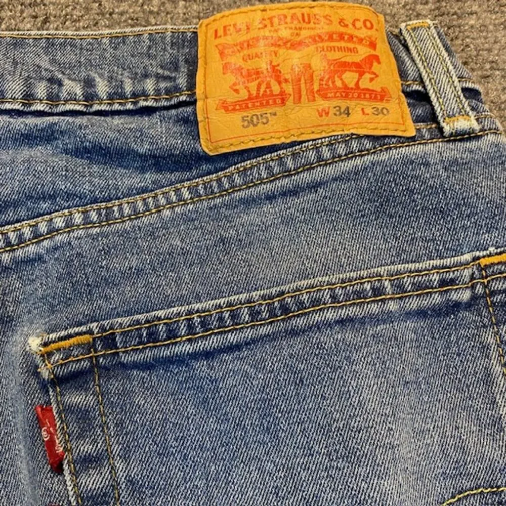 Levis 505 Men 34x30 Light Wash Denim Blue Jeans Straight Leg Regular Fit Casual